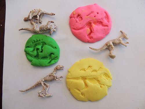 Dinosaur-Fossil-Playdough