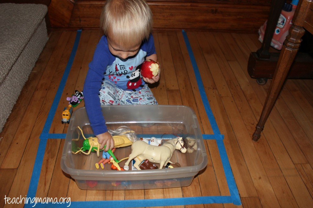 20 Ways to Keep Toddlers Busy