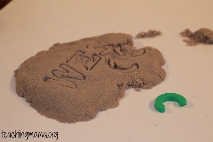 kinetic sand magnetic