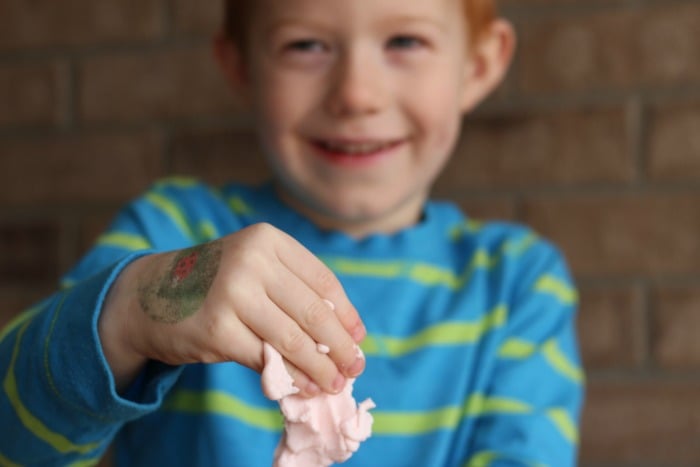 silly putty  play