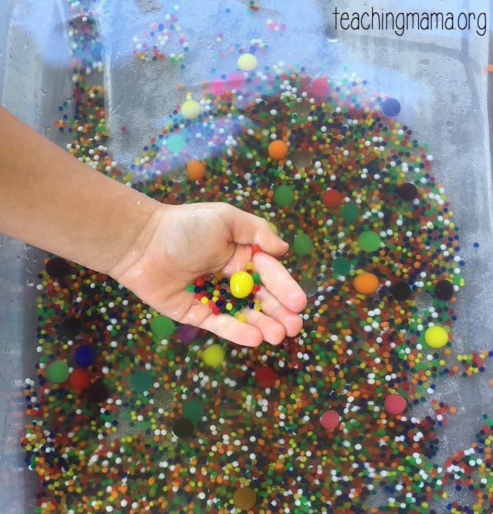 Play / Sensory Fun With Water Beads – Clara and Macy