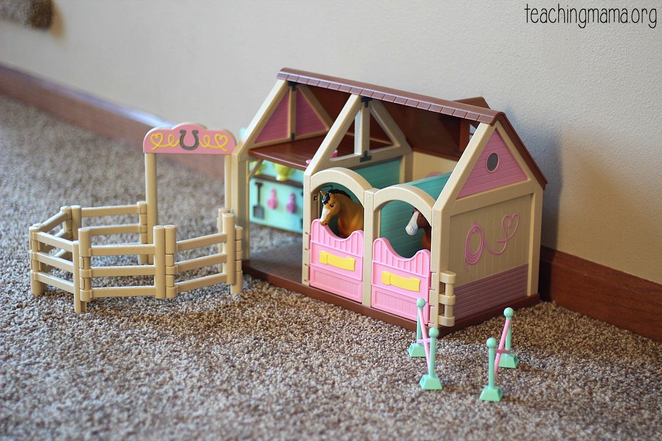 precious ponies playset