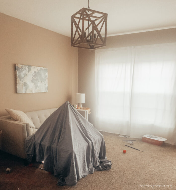 fort builder set with blanket